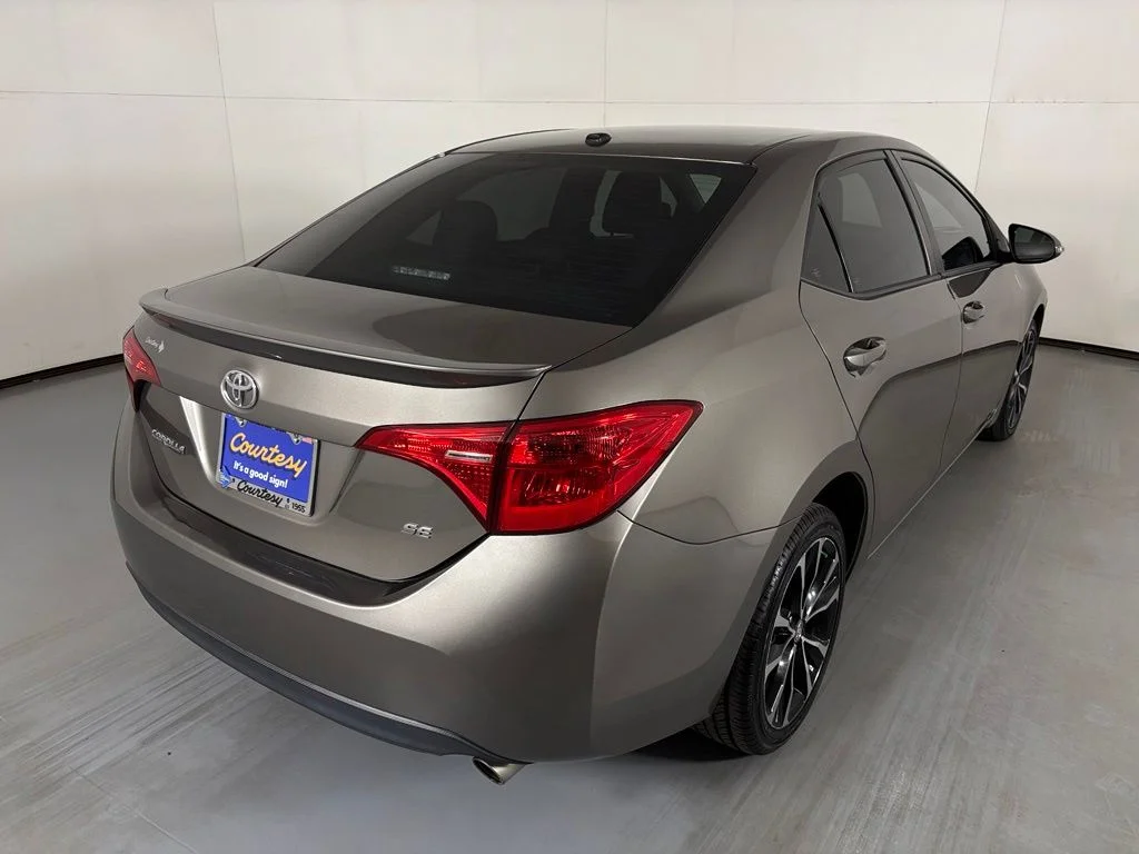 Used 2018 Gray Toyota SE image 8