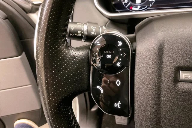 Used 2020 White Land Rover HSE image 18
