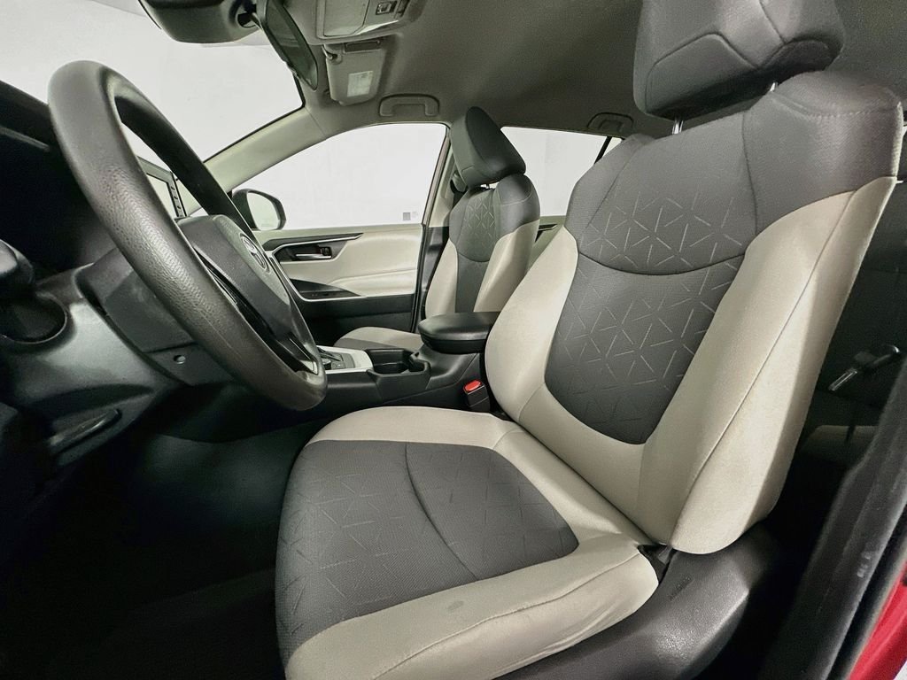 Used 2021 Pearl Toyota XLE image 21