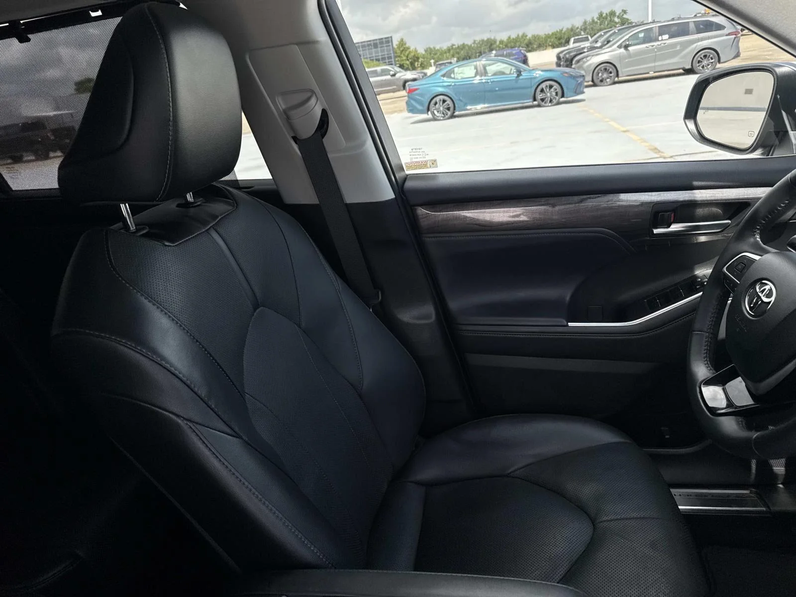 Used 2022 Moon Dust Toyota Limited image 11
