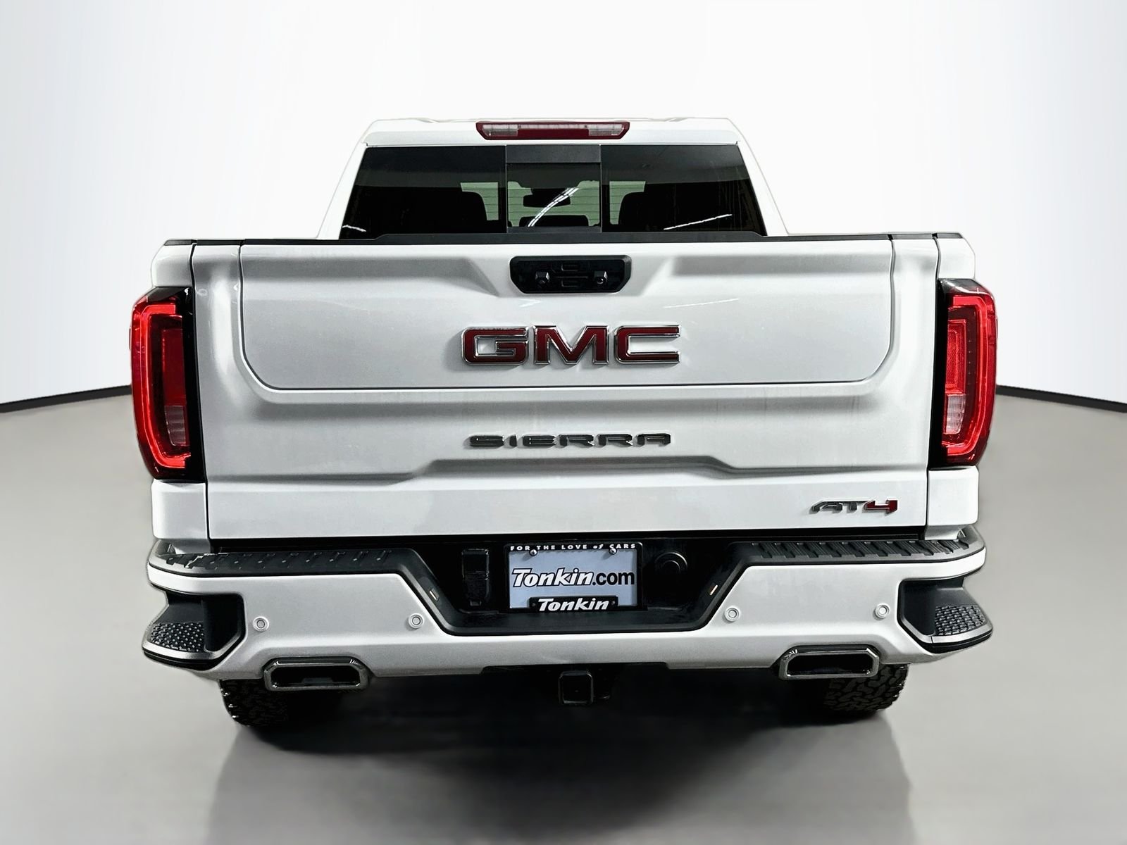 Used 2022 Summit White GMC AT4 image 6