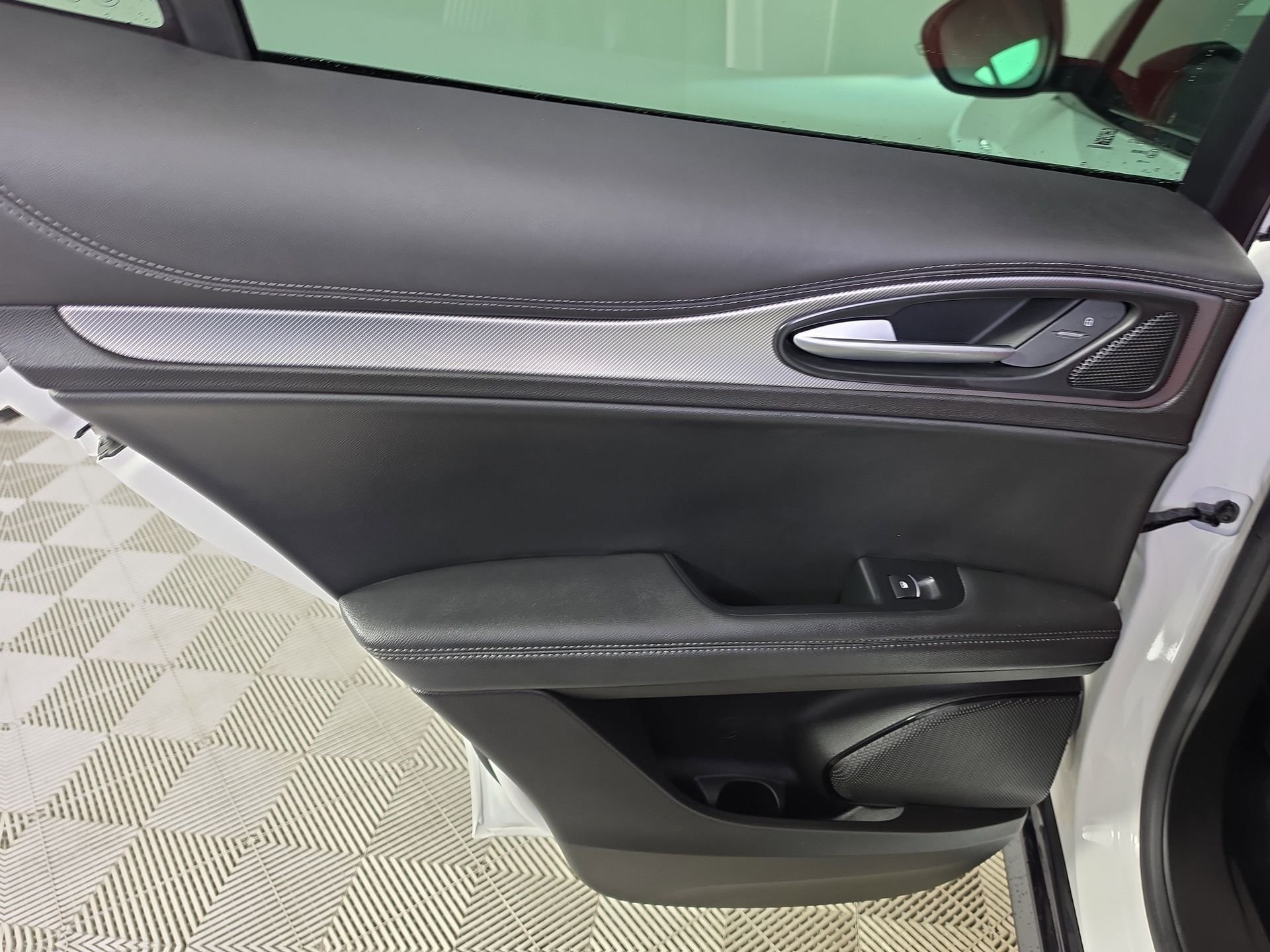 Used 2024 White Alfa Romeo Veloce image 37