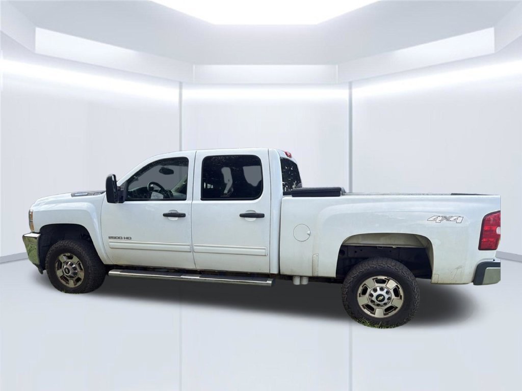 Used 2013 White Chevrolet LT image 21