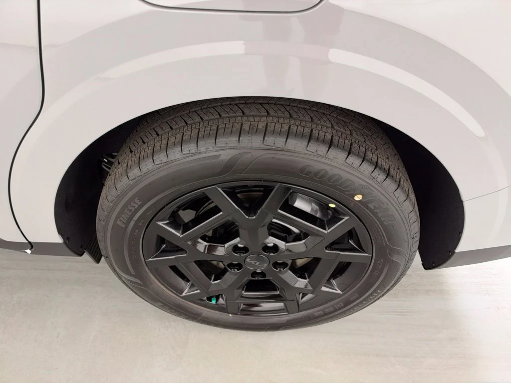 New 2027 Ceramic Silver Kia SX image 10