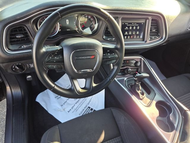 Used 2018 Gray Dodge SXT image 8