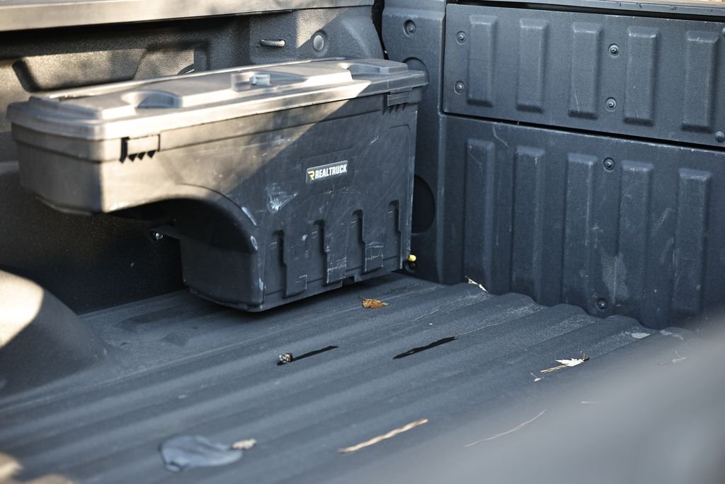 Used 2025 Black GMC Denali image 13