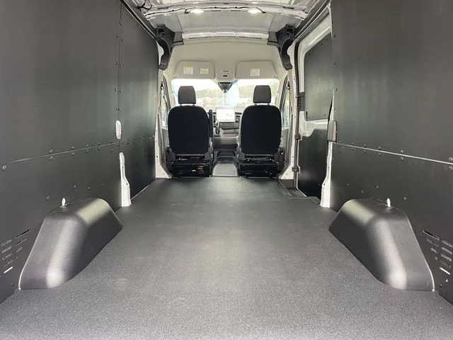 New 2026 Oxford White Ford Base image 5