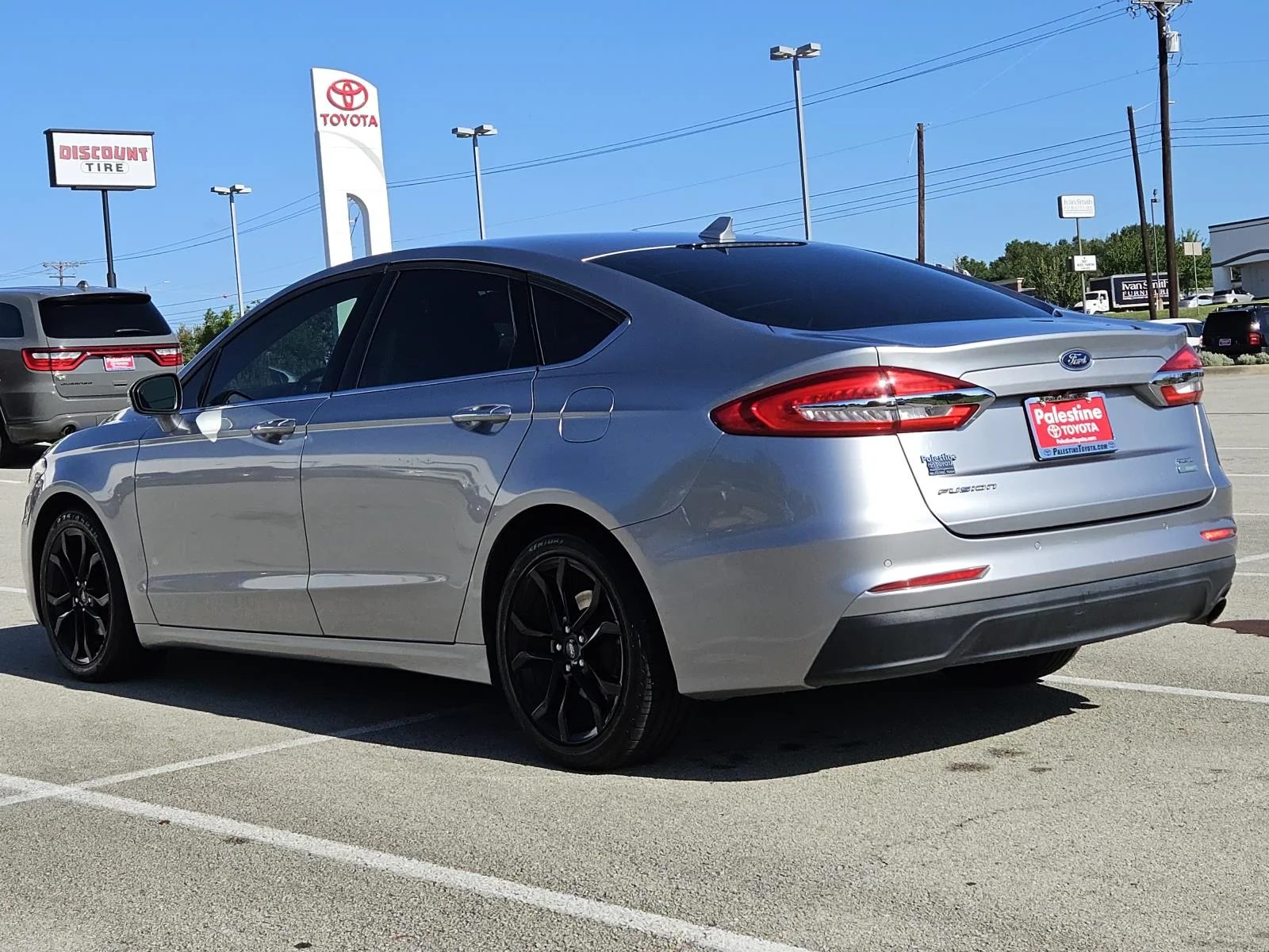 Used 2020 Iconic Silver Metallic Ford SEL FWD image 6