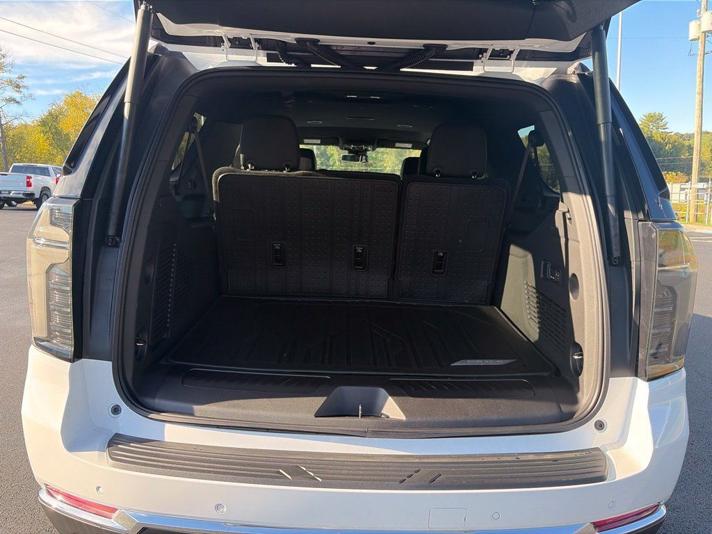 2026 Chevrolet Suburban LT - Photo 39