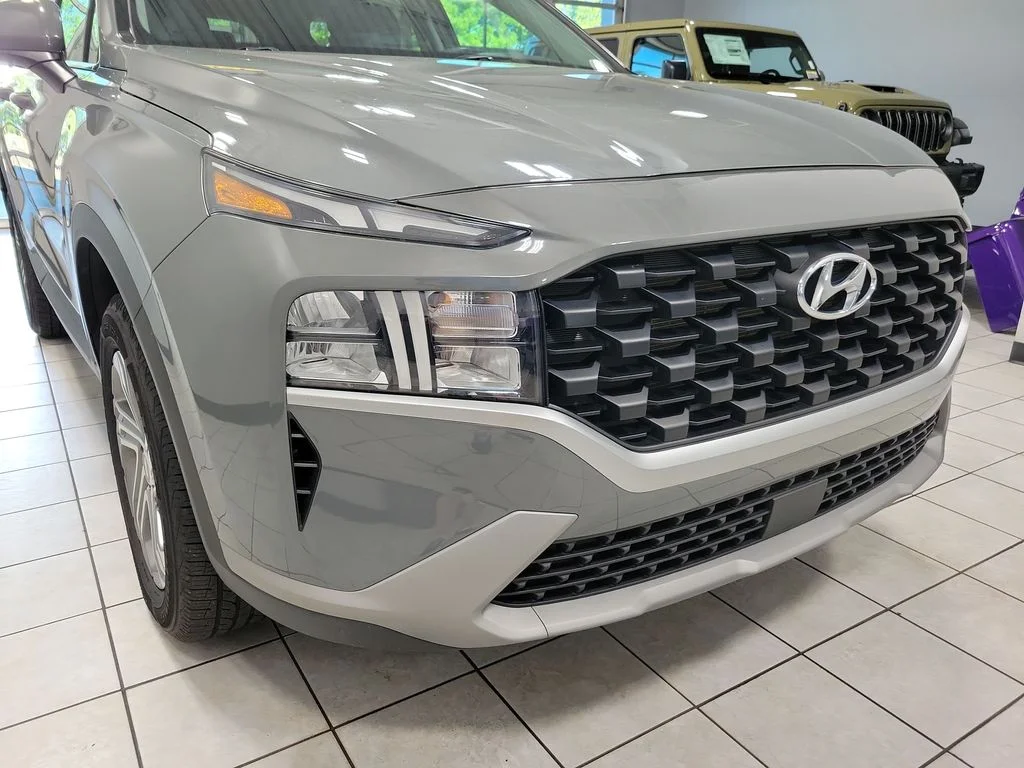 Certified Used 2021 Gray Hyundai SE image 16