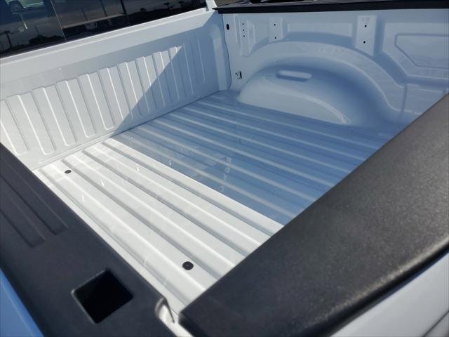 New 2026 Bright White Clear-Coat Exterior Paint RAM BIG HORN image 50