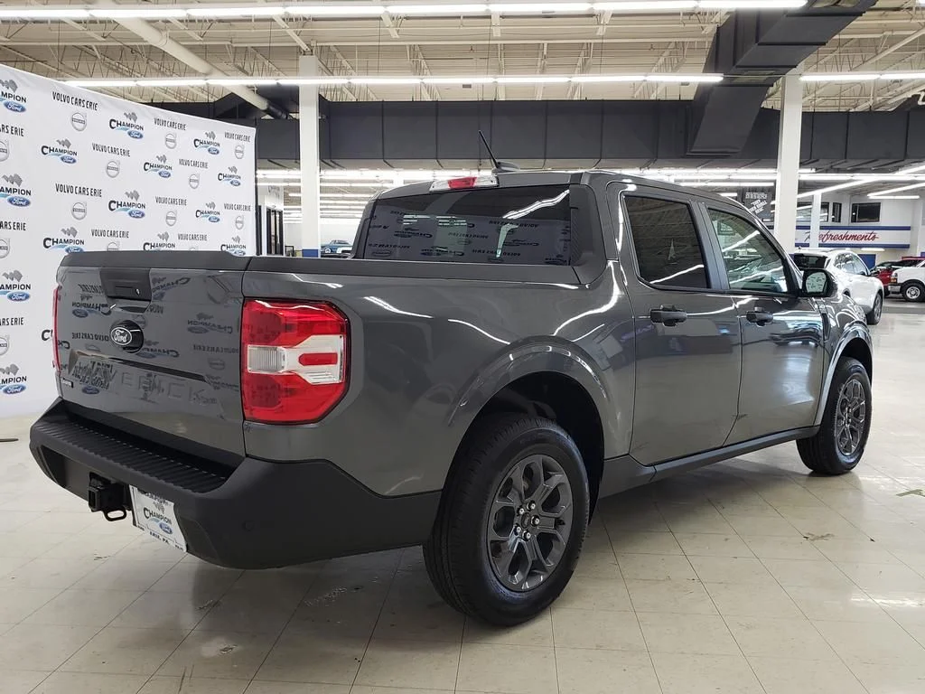 New 2025 Carbonized Gray Metallic Ford XLT image 8