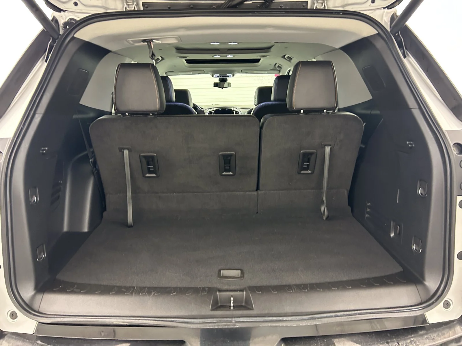 Used 2020 Silver Chevrolet Premier image 24