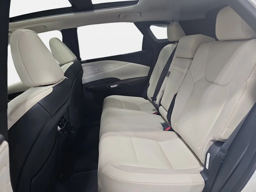 New 2026 Eminent White Pearl Lexus LUXURY image 10