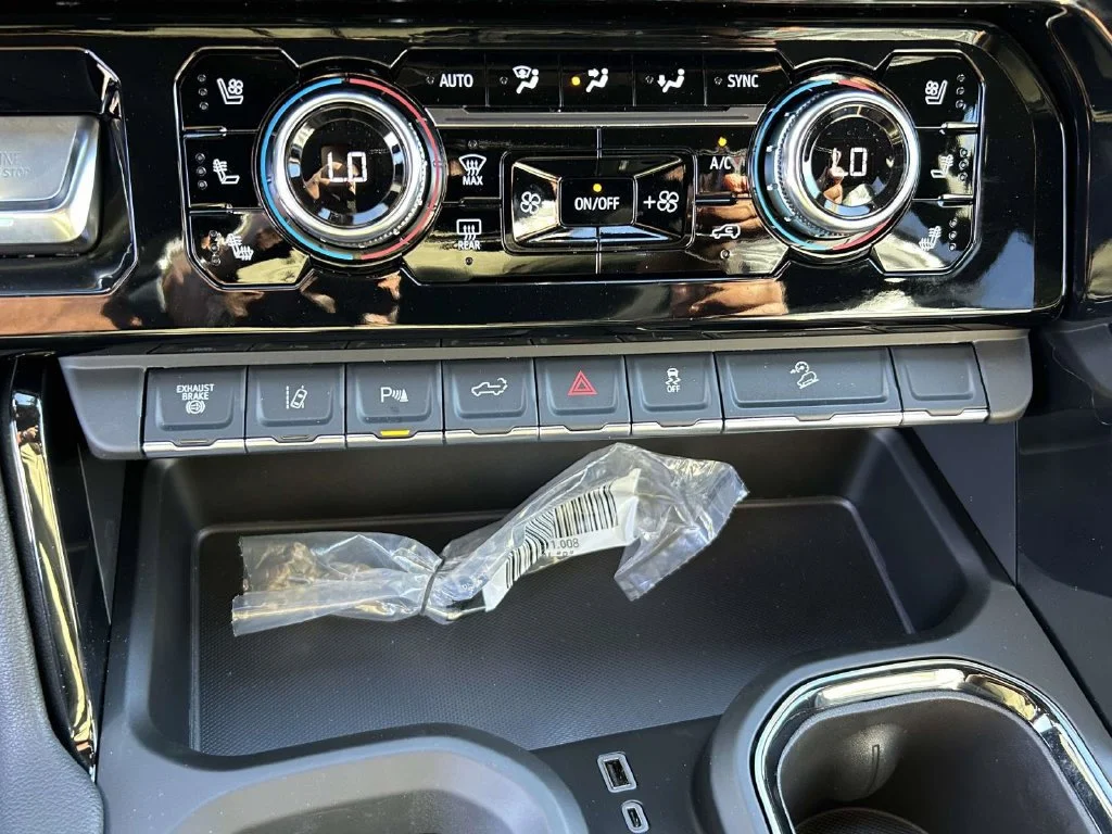 New 2026 Onyx Black GMC AT4 image 23