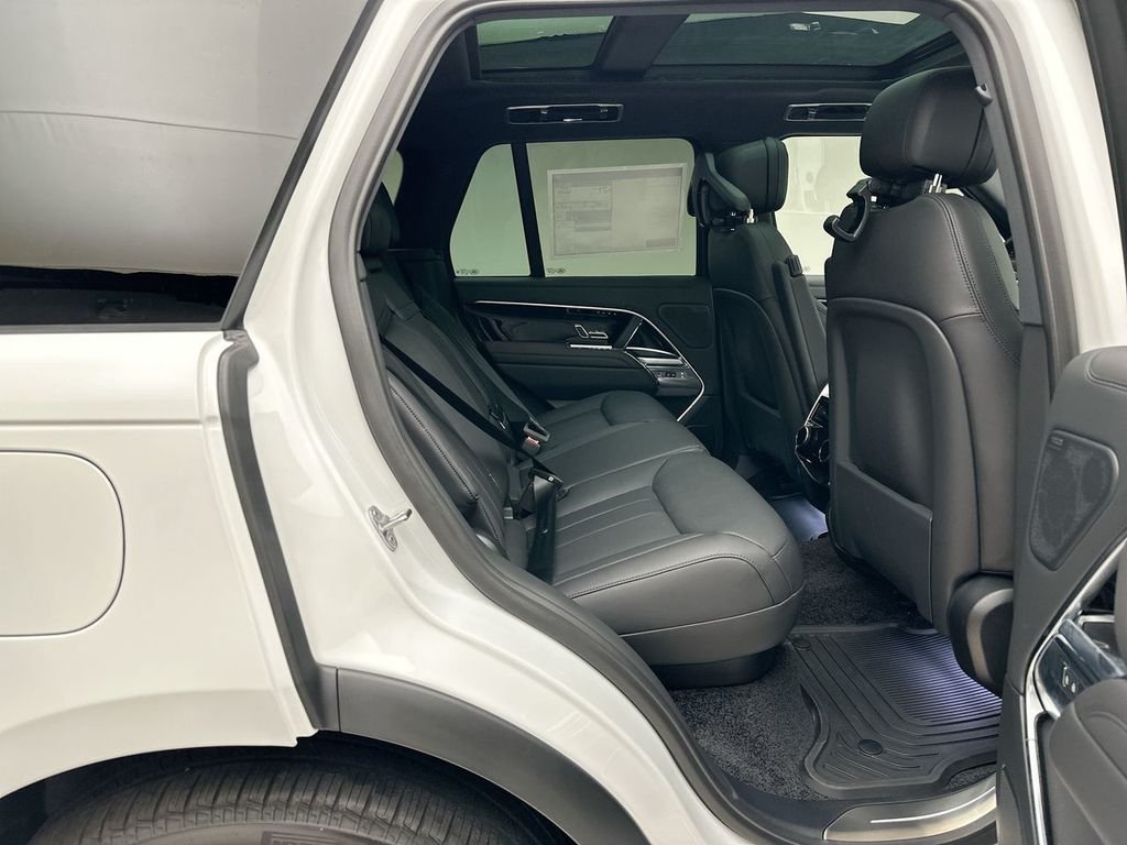 New 2026 Fuji White Land Rover SE image 7