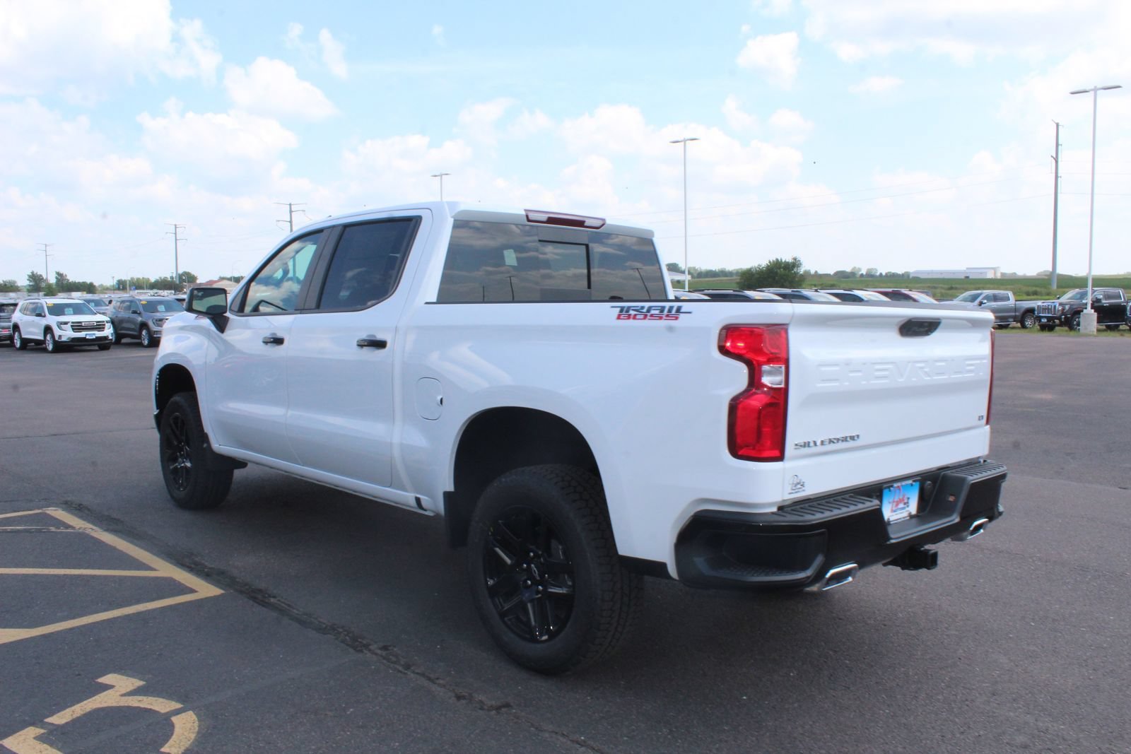 New 2026 Summit White Chevrolet LT Trail Boss image 4
