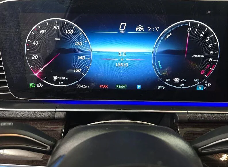 Used 2025  Mercedes-Benz GLE 450e image 4