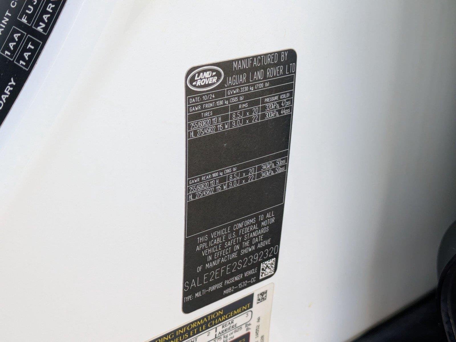 Used 2025 Fuji White Land Rover X-Dynamic SE image 37