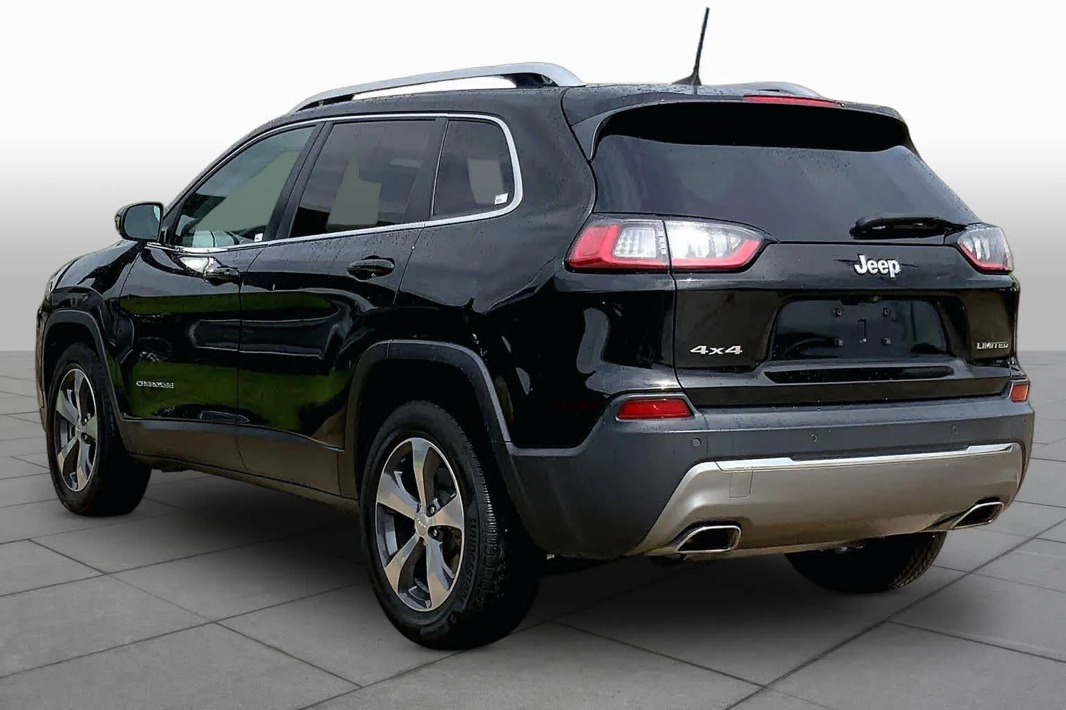 Used 2019 Diamond Black Crystal Pearlcoat Jeep Limited image 12