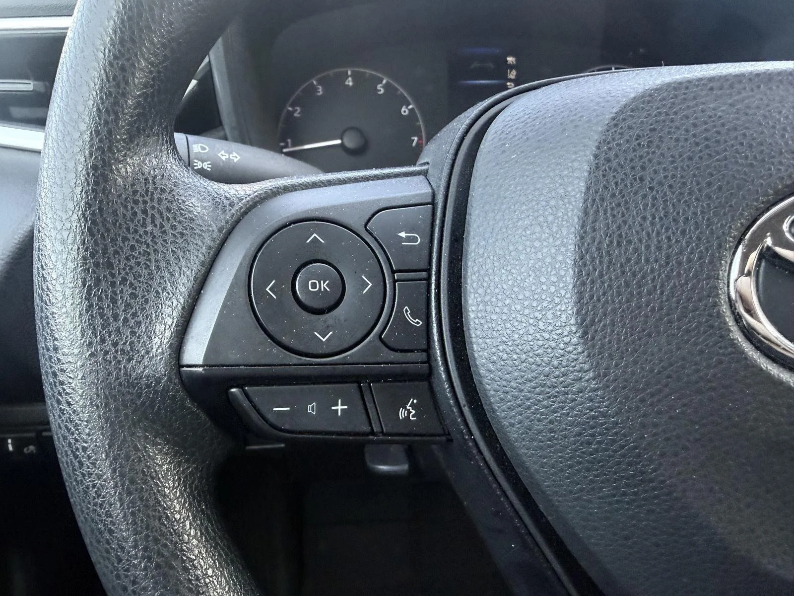 Used 2023 Midnight Black Metallic Toyota LE image 8