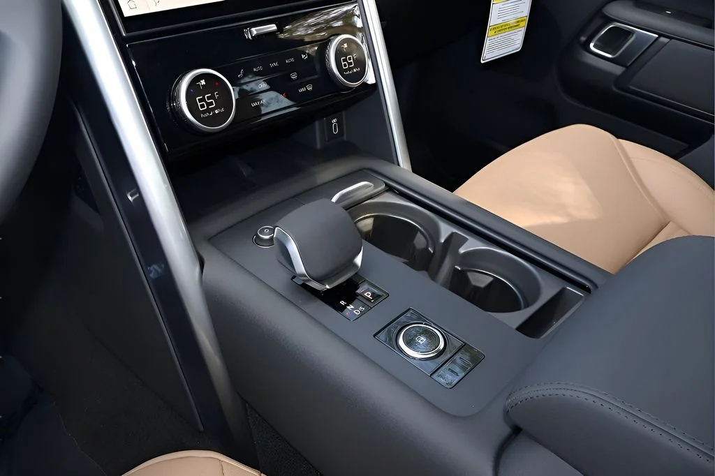 New 2026 Sedona Red Land Rover  image 26