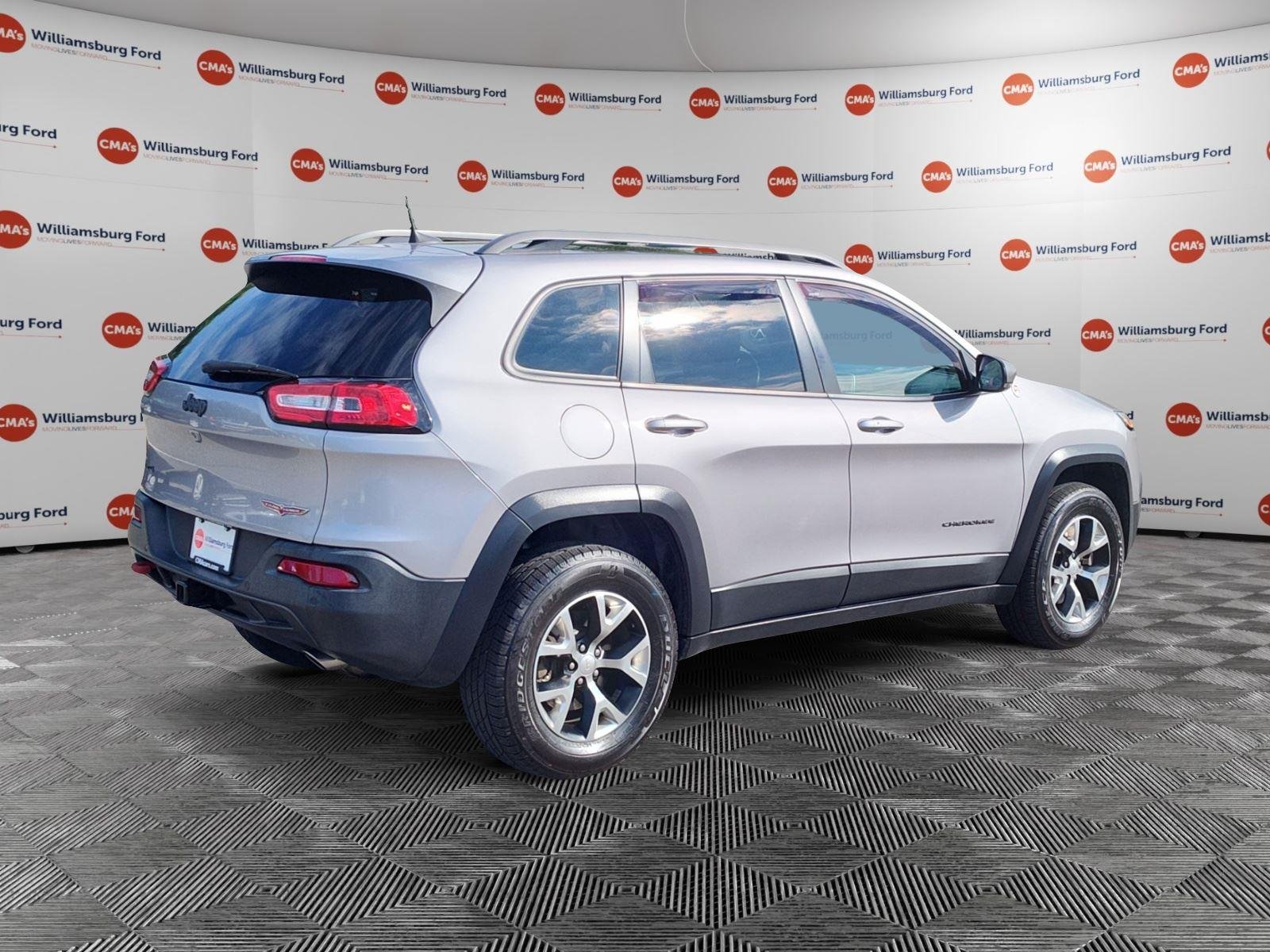 Used 2018 Billet Silver Metallic Clearcoat Jeep Trailhawk image 5