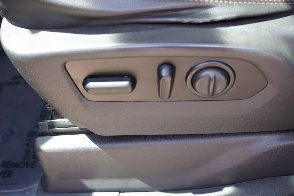 Used 2020 Onyx Black GMC AT4 image 27