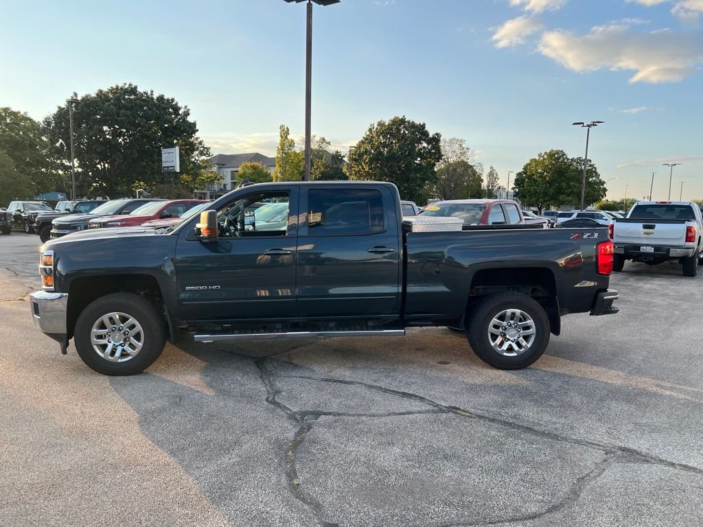 Used 2019 Gray Chevrolet LT image 5