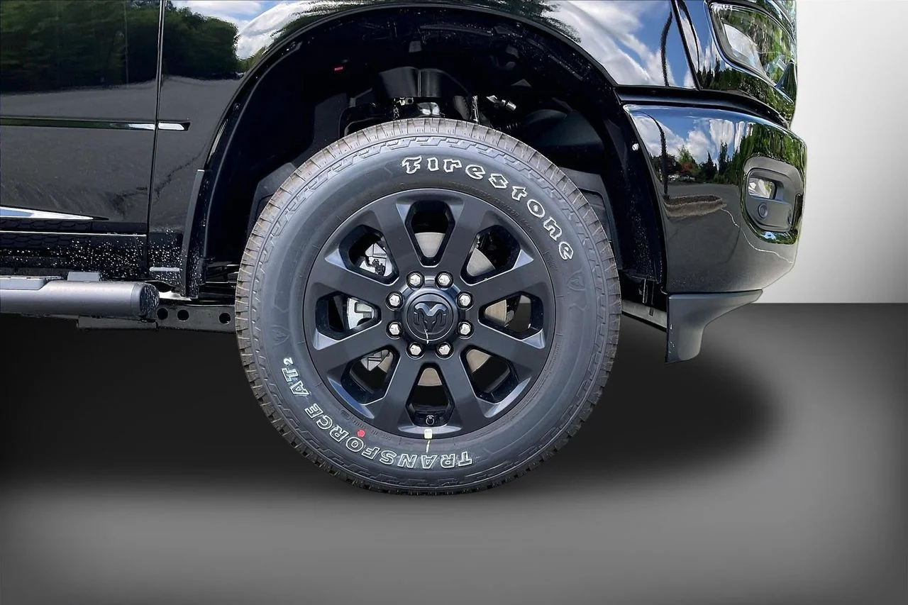 New 2026 Diamond Black Crystal Pearlcoat RAM  image 32