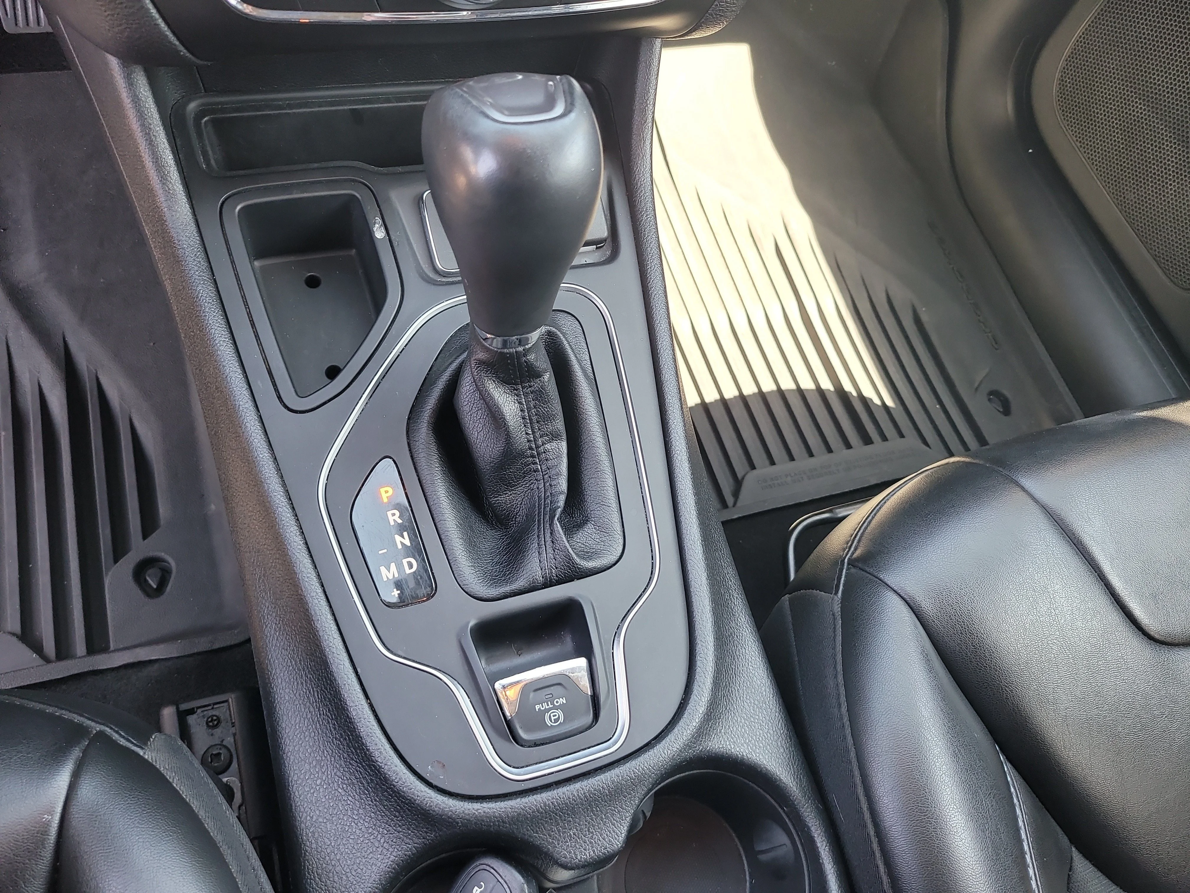 Used 2021 Sting-Gray Clearcoat Jeep Latitude Plus image 25