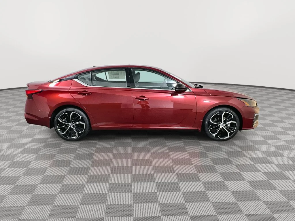 New 2026 Scarlet Ember Tintcoat Nissan SR image 9