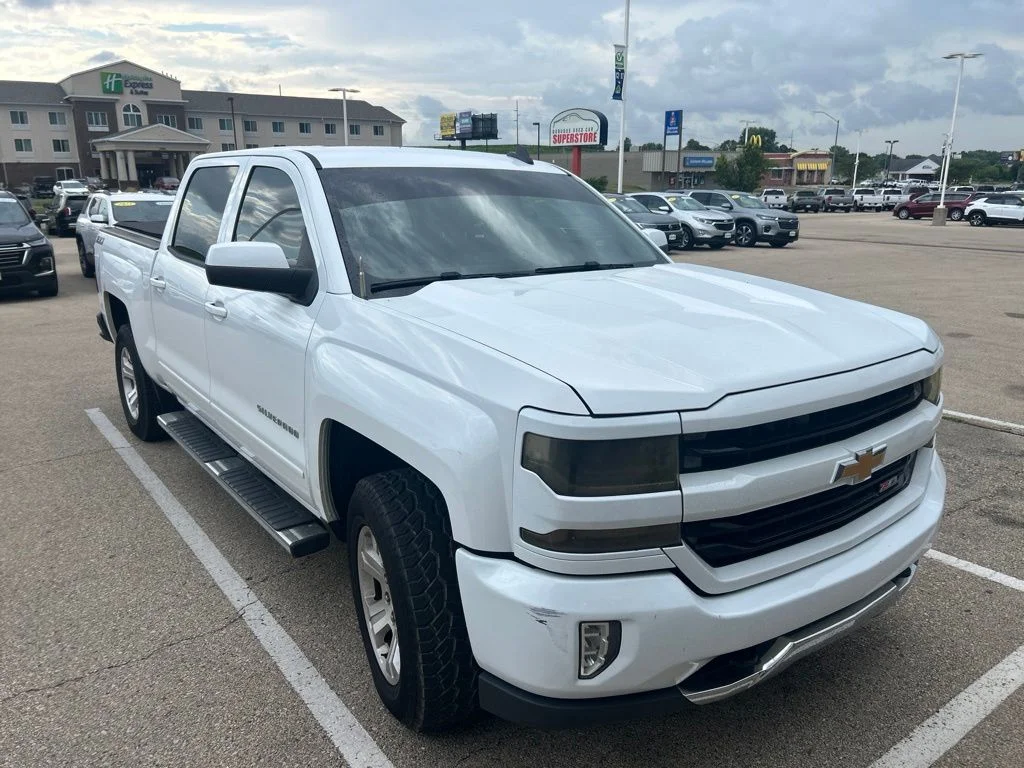 Used 2017 White Chevrolet LT image 6