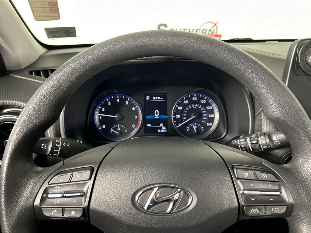 Used 2023 Green Hyundai SEL image 13