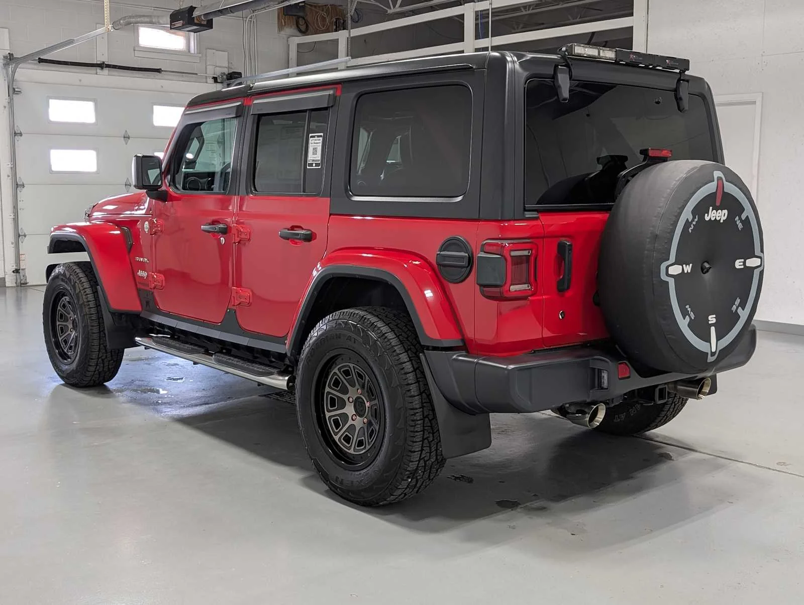 Used 2019 Firecracker Red Clearcoat Jeep Sahara image 10