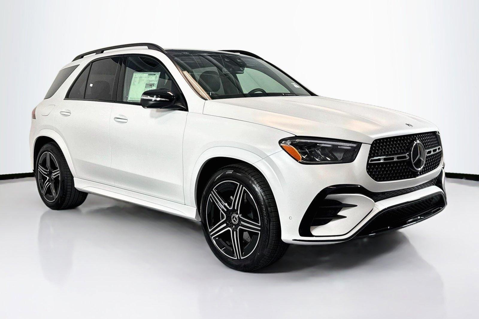 New 2026 Manufaktur Moonlight White Magno Mercedes-Benz GLE 450 image 3
