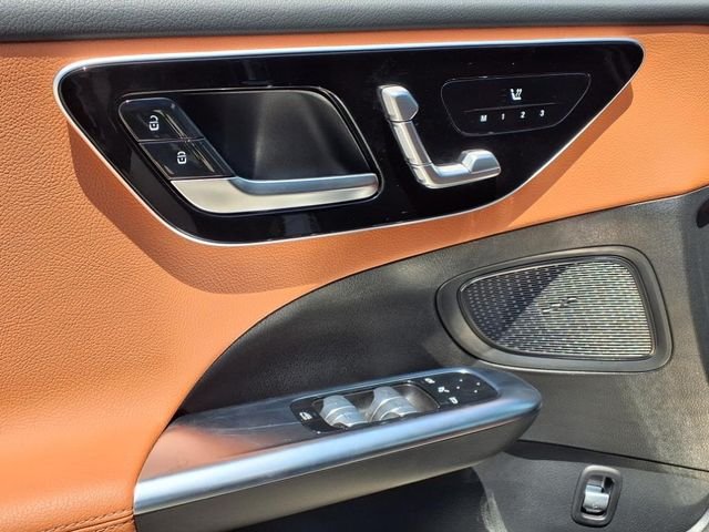 2025 Mercedes-Benz C-Class Sedan C 300 - Photo 13