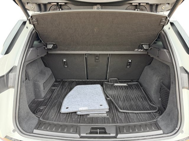Certified Used 2025 Fuji White Land Rover S image 18