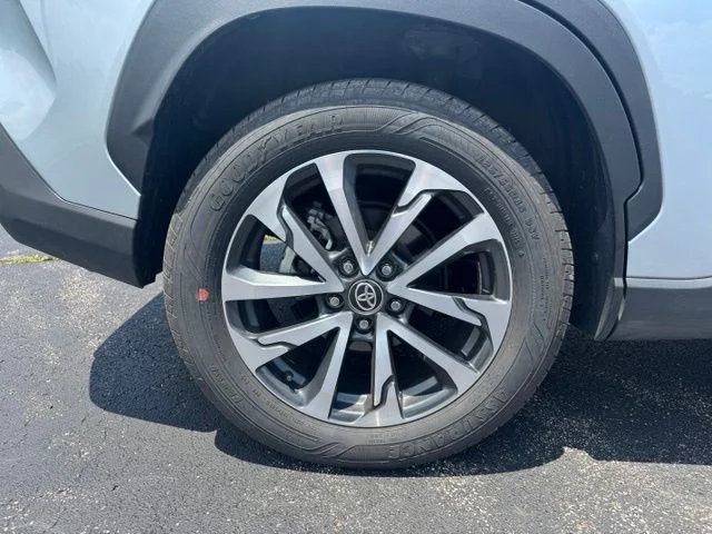 Used 2025 Silver Toyota XLE image 10