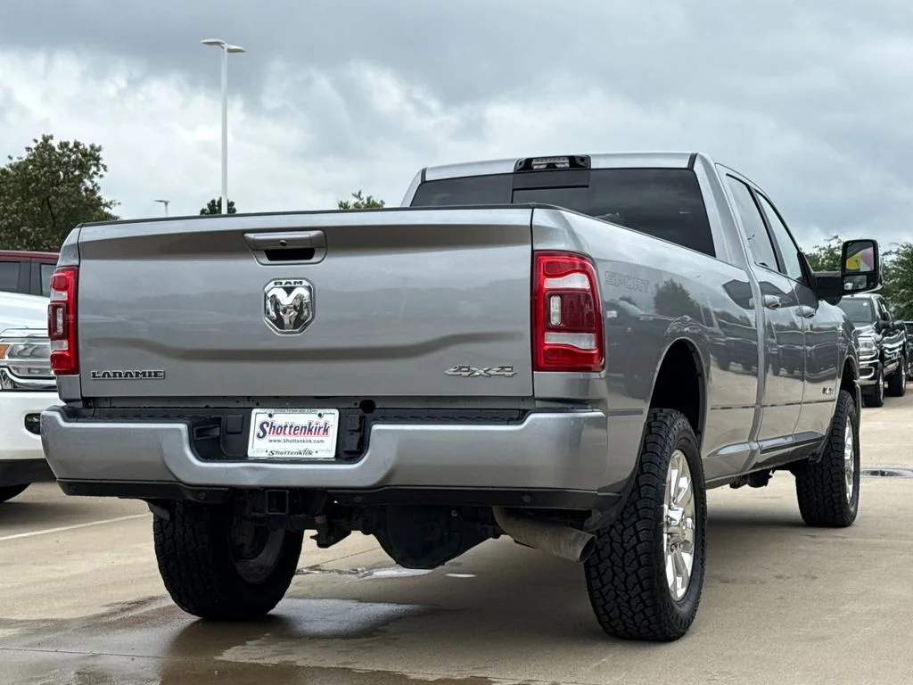 Used 2024 Silver Ram Laramie image 9