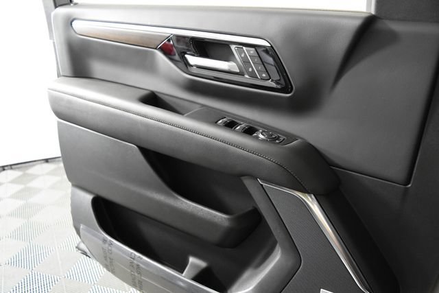 New 2026 Black Chevrolet High Country image 34
