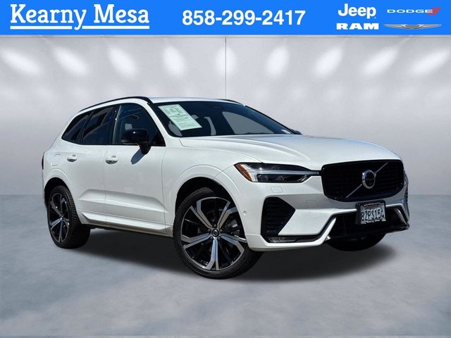 2022 Volvo XC60 B6 R-Design