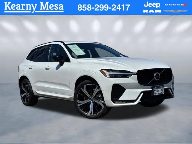 2022 Volvo XC60 B6 R-Design