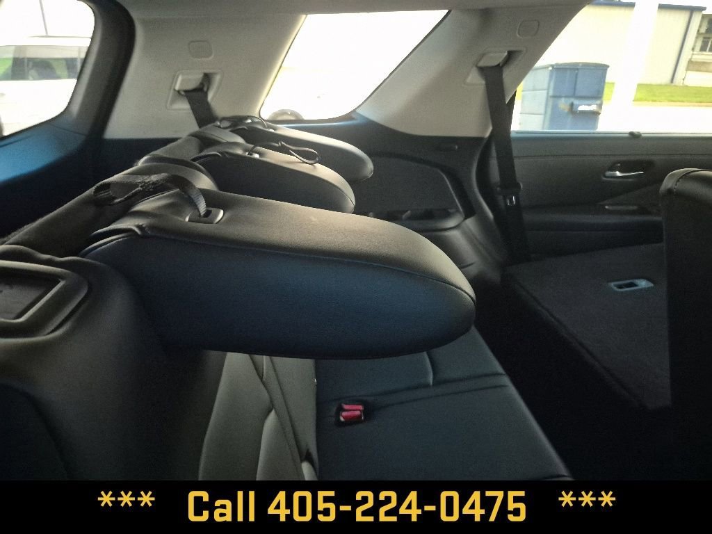 Used 2025  Nissan SL image 24