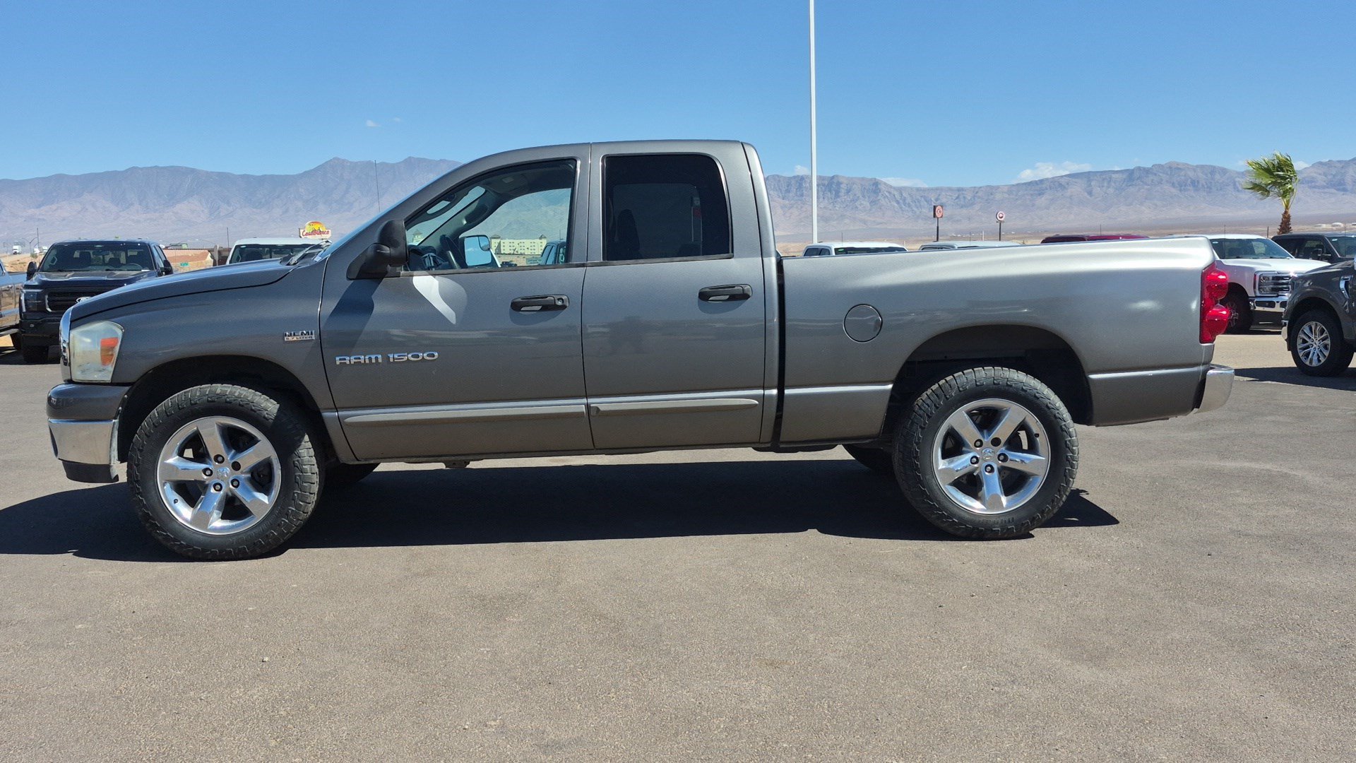 Used 2007 Mineral Gray Metallic Dodge SLT image 6