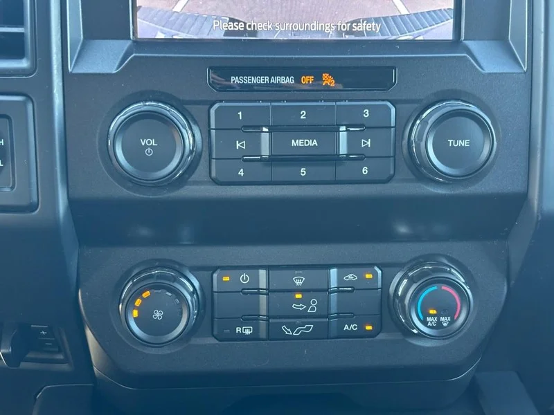 Used 2020 Velocity Blue Metallic Ford XL image 22