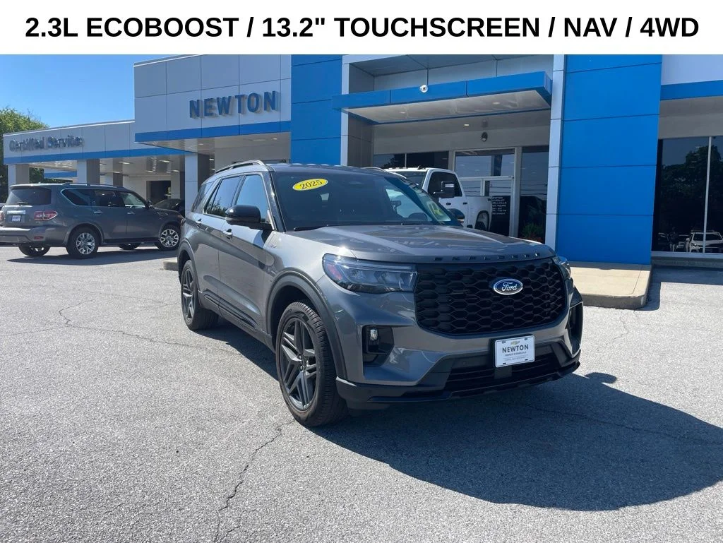 2025 Ford Explorer ST-LINE 4WD (PL535)'s photo