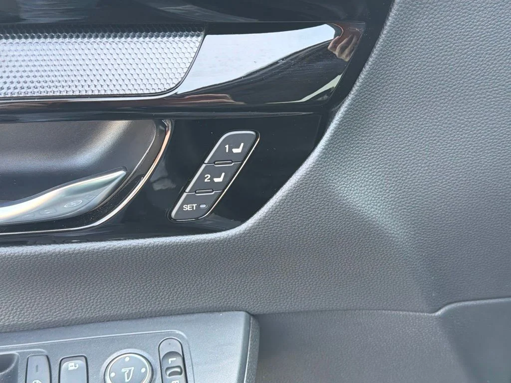 Used 2025 Gray Honda EX-L image 27