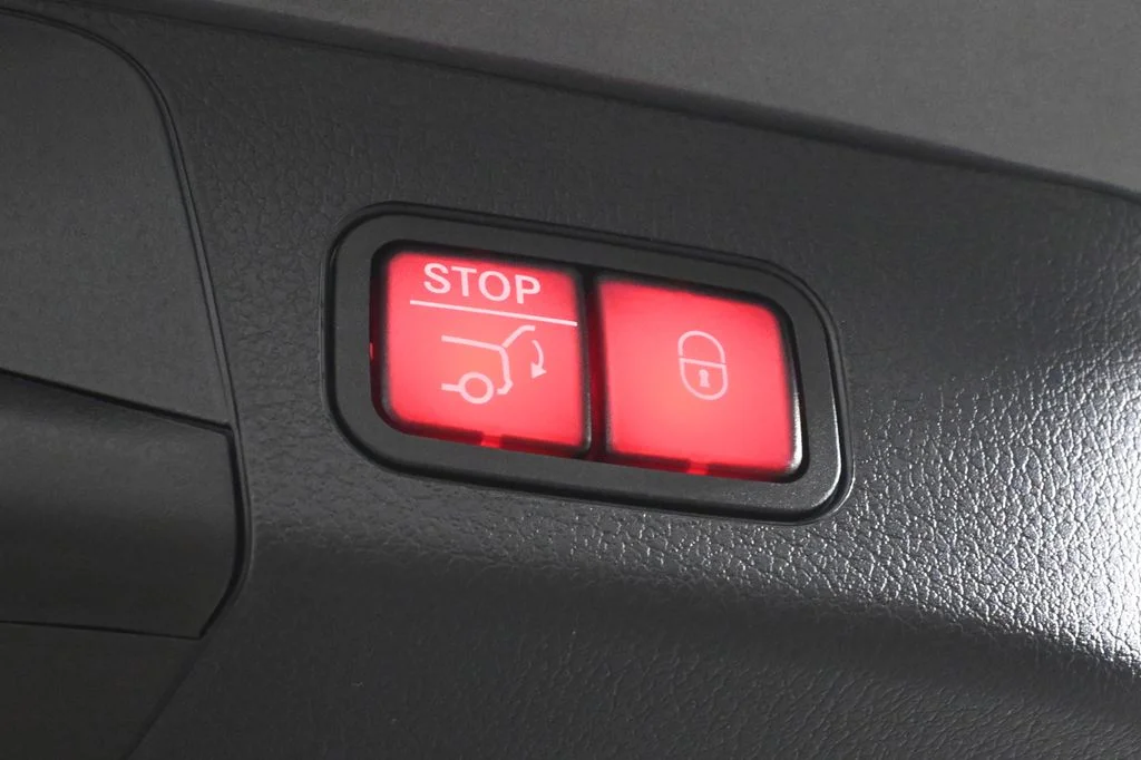 Used 2026 Gray Mercedes-Benz GLB 250 image 37