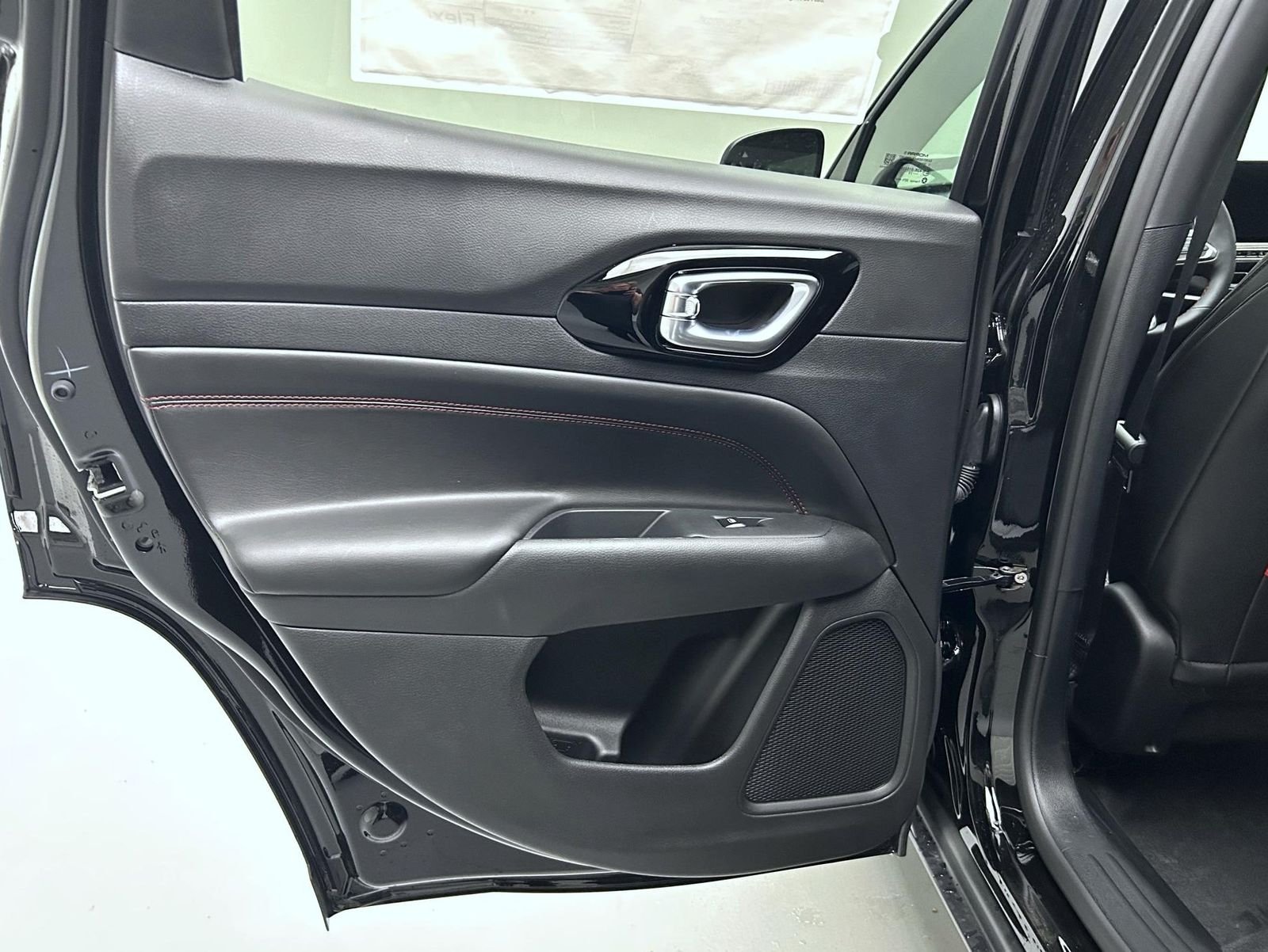 New 2026 Diamond Black Crystal Pearl-Coat Exterior Paint Jeep Trailhawk image 20